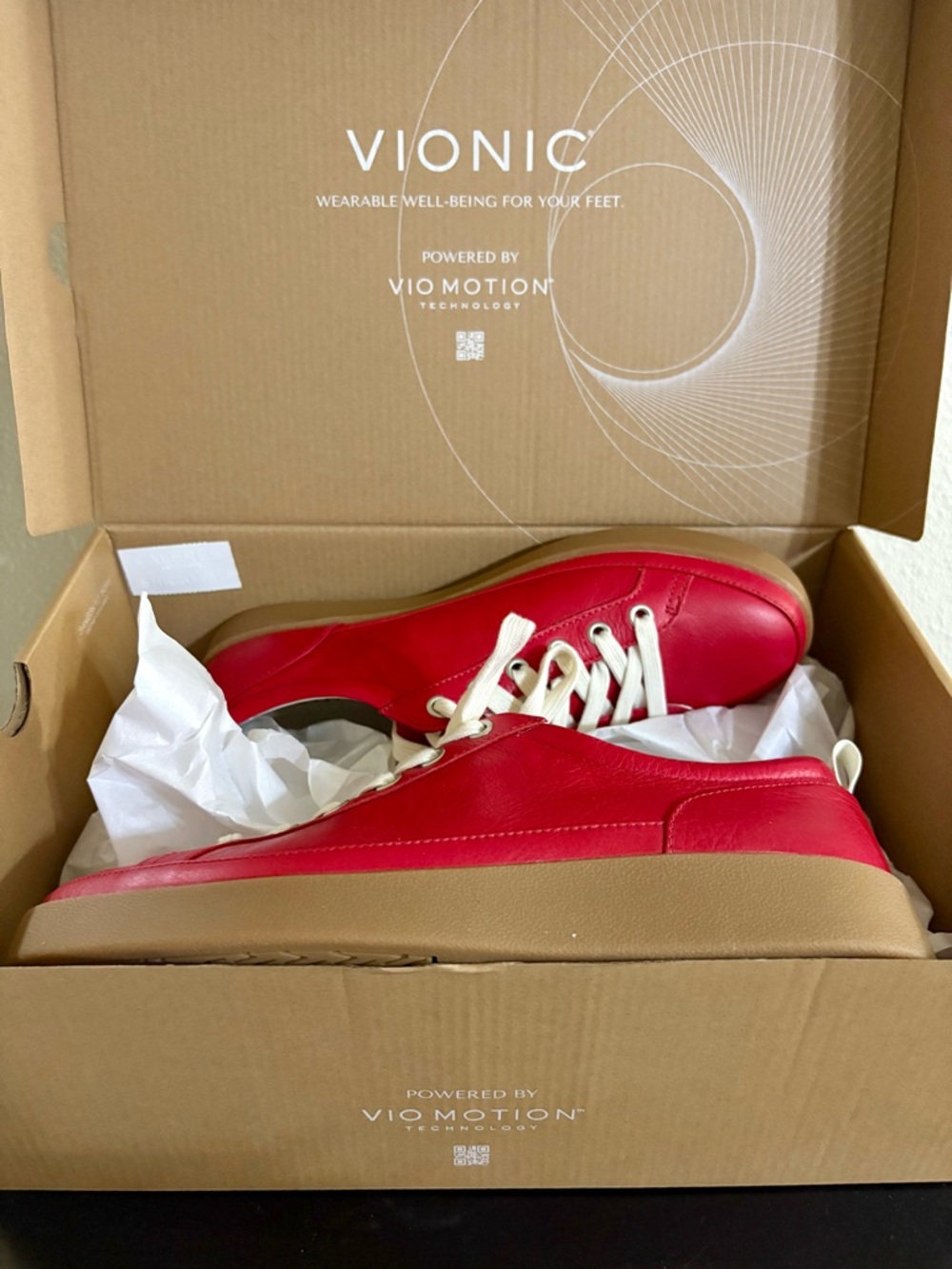 Vionic Winny Size 9 Wide Red Leather Sneakers, New w/ Box - Picture 8 of 9